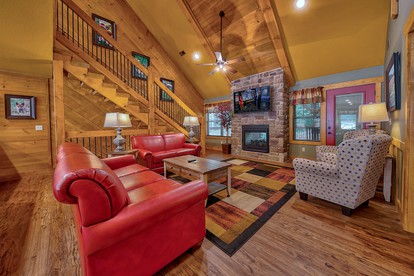 Picturesque Cabin with Game Room and Outdoor Pool in Gatlinburg, Tennessee - Gatlinburg, Tennessee - glamping.directory