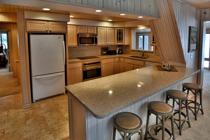 Amazing Wooden Villa with Barbecue and Fireplace in Cable, Wisconsin - Cable, Wisconsin - glamping.directory