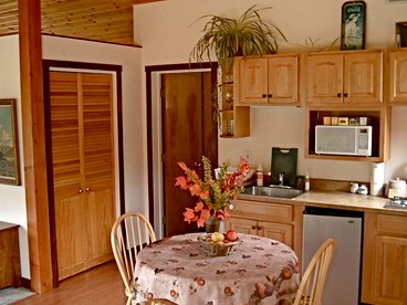 Rural Vacation Cottage near the Coast and the Town of Albion in Northern California - Albion, California - glamping.directory