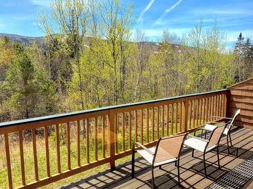 Fully Renovated Cabin with Fantastic Ski Slope Views for a Bretton Woods Vacation - Carroll, New Hampshire - glamping.directory