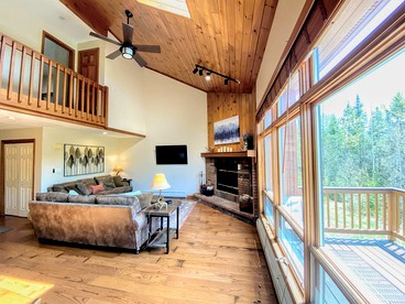 Fully Renovated Cabin with Fantastic Ski Slope Views for a Bretton Woods Vacation - Carroll, New Hampshire - glamping.directory