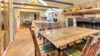 Nature's Hideaway: Cabin Retreat to Unwind from Gatlinburg's Crowds - Gatlinburg, Tennessee - glamping.directory
