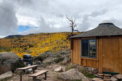 Small Cabin in Colorado for a Weekend Getaway from Denver - Walden, Colorado - glamping.directory