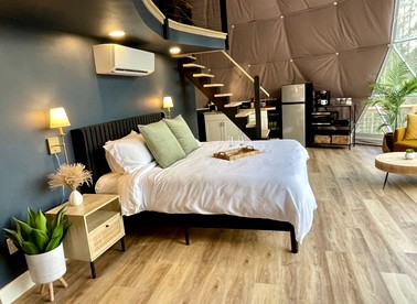 Spacious Dome with Lofted Interior and Furnished Deck in Kentucky - Cadiz, Kentucky - glamping.directory