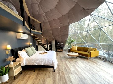 Spacious Dome with Lofted Interior and Furnished Deck in Kentucky - Cadiz, Kentucky - glamping.directory