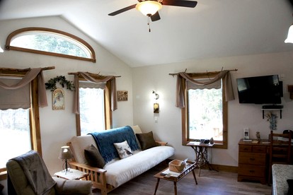 Serene Country Cabins 3 in Hyde Park, VT - Hyde Park, Vermont - glamping.directory