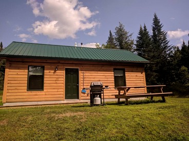 Serene Country Cabins 3 in Hyde Park, VT - Hyde Park, Vermont - glamping.directory