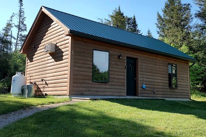 Serene Country Cabins 3 in Hyde Park, VT - glamping.directory