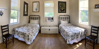 Colorful Waterfront Cabin Rentals on the Braden River near Sarasota, Florida - Bradenton, Florida - glamping.directory