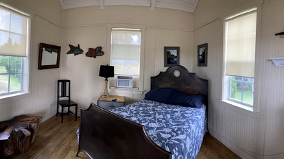 Colorful Waterfront Cabin Rentals on the Braden River near Sarasota, Florida - Bradenton, Florida - glamping.directory