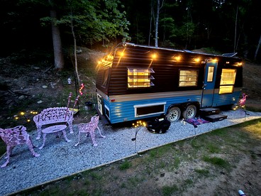 Cute Off-Grid Camper on an Exotic-Animal Farm for a Unique Getaway near Charleston, West Virginia - Charleston, West Virginia - glamping.directory