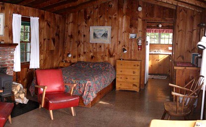 Spacious Dog-Friendly Cottage in the Gorgeous Boothbay Harbor of Maine - West Boothbay Harbor, Maine - glamping.directory