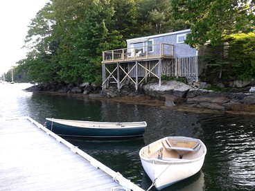 Spacious Dog-Friendly Cottage in the Gorgeous Boothbay Harbor of Maine - West Boothbay Harbor, Maine - glamping.directory