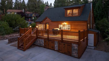 Charming Vintage Mountain Cabin with Scenic Lake Views near Big Bear Lake, California - glamping.directory