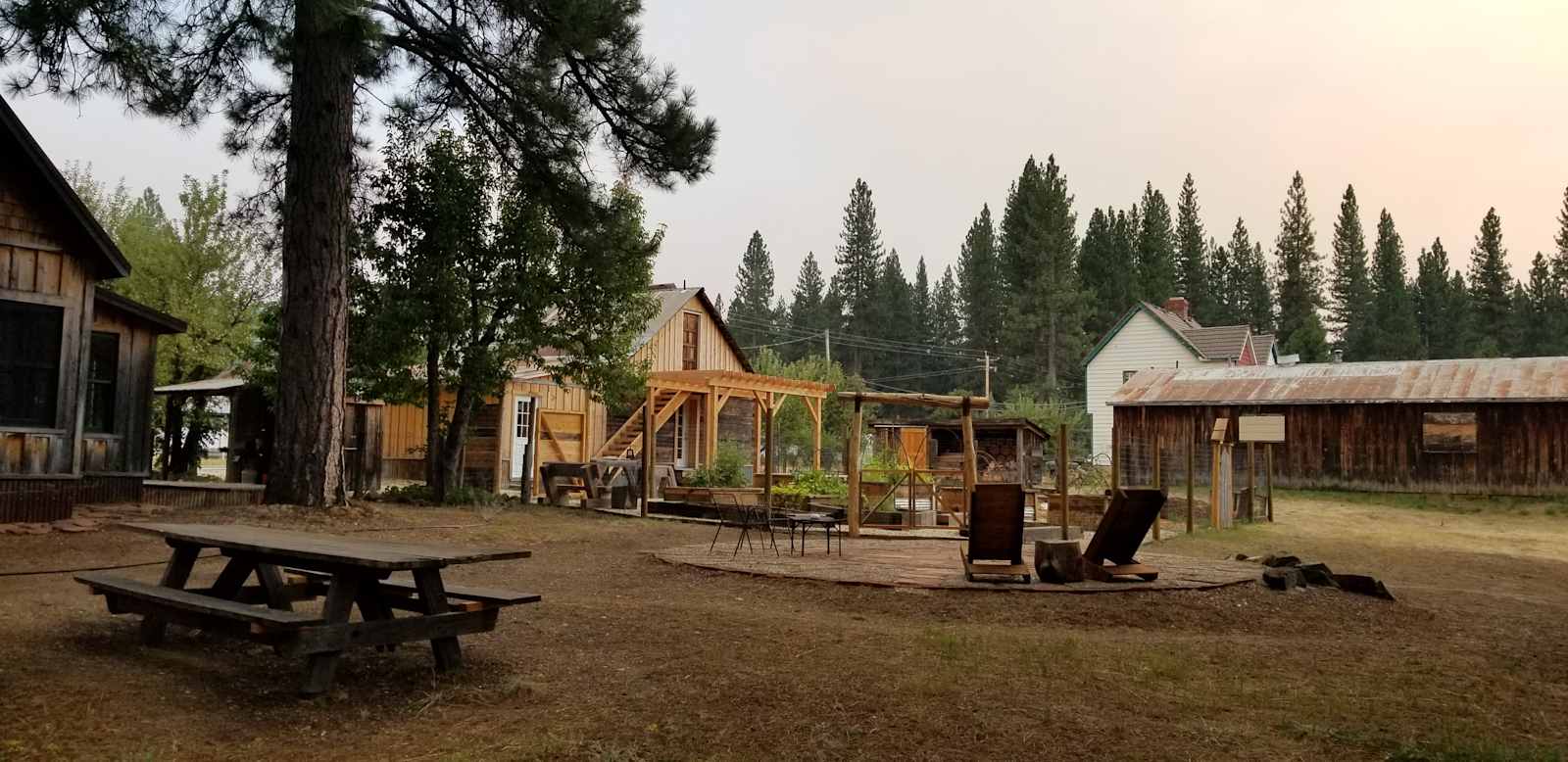 Lost Sierra Cabin & Camp Escape - Meadow Valley, California - glamping.directory
