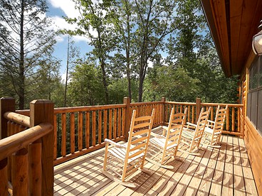 Spacious Cabin Rental with a Games Room for a Family Getaway in the Smokies, Tennessee - Gatlinburg, Tennessee - glamping.directory