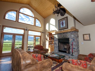 Rustic Cabin Rental with Views for Miles near Grand Teton National Park, Wyoming - Bedford, Wisconsin - glamping.directory