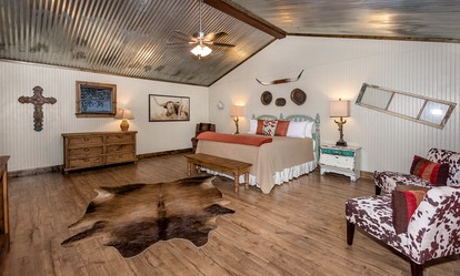 Cozy Hill Country Cottage with Hiking Trail & Party Barn near Fredericksburg, Texas - Fredericksburg, Texas - glamping.directory