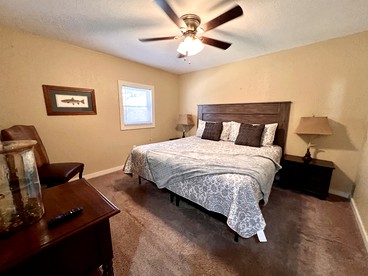 Cozy Cabin Rental near Table Rock Lake in the Ozark Mountains, Missouri - Hollister, Missouri - glamping.directory