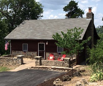 Cozy Cabin Rental near Table Rock Lake in the Ozark Mountains, Missouri - Hollister, Missouri - glamping.directory