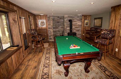 Private Cabin Rental for Eight in the Nantahala National Forest, North Carolina - Robbinsville, North Carolina - glamping.directory