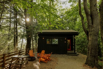 Dog-Friendly Cabin in Freeport, Maine - Freeport, Maine - glamping.directory