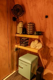 Dog-Friendly Cabin in Freeport, Maine - Freeport, Maine - glamping.directory