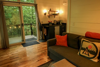 Dog-Friendly Cabin in Freeport, Maine - Freeport, Maine - glamping.directory