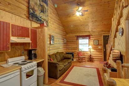 Gorgeous Cabin with Fire Pit and Hot Tub in Bruceton Mills, West Virginia - Bruceton Mills, West Virginia - glamping.directory