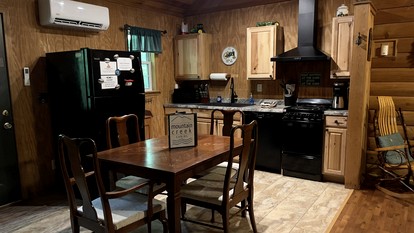 Gorgeous Cabin with Fire Pit and Hot Tub in Bruceton Mills, West Virginia - Bruceton Mills, West Virginia - glamping.directory