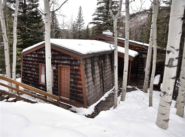 Enchanting Cabin in the Woods near a Ski Resort in Vail, Colorado - glamping.directory