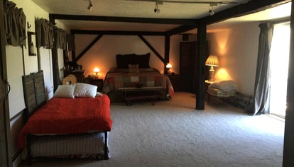 Spacious Suite Rental in a Cozy Bed and Breakfast near Nashua, New Hampshire - Hollis, New Hampshire - glamping.directory
