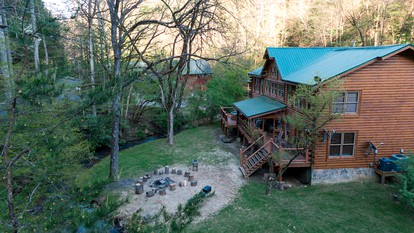 Spacious Great Smoky Mountains Cabin Rental on one of the Best Tennessee Family Resorts - Pigeon Forge, Tennessee - glamping.directory