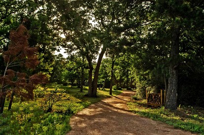 Scenic Glamping Tent Stay with Cozy Lounge Space in Smithville, Texas - Smithville, Texas - glamping.directory