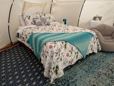 Scenic Glamping Tent Stay with Cozy Lounge Space in Smithville, Texas - Smithville, Texas - glamping.directory