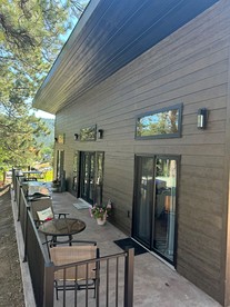 Vibrant Modern Cabin Haven near Mount Rushmore in South Dakota - glamping.directory