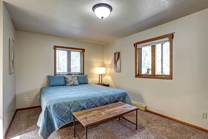 Vibrant Modern Cabin Haven near Mount Rushmore in South Dakota - Keystone, South Dakota - glamping.directory