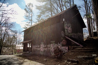 The Wilderness Glam Cabin in Tracy City, TN - glamping.directory