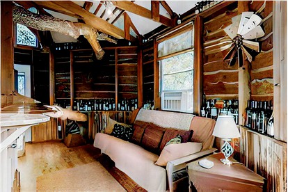 Creekside Tree House with Private Pool in Celeste, Texas, for Memorable Glamping Stays in the South - Celeste, Texas - glamping.directory
