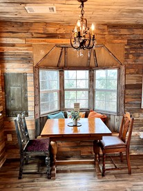 Creekside Tree House with Private Pool in Celeste, Texas, for Memorable Glamping Stays in the South - Celeste, Texas - glamping.directory