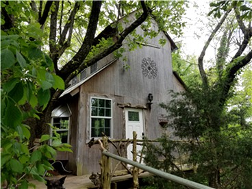 Creekside Tree House with Private Pool in Celeste, Texas, for Memorable Glamping Stays in the South - glamping.directory