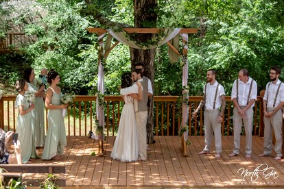 Great Cabins Ideal for Groups Getaways in Copperhill, Tennessee - Copperhill, Tennessee - glamping.directory