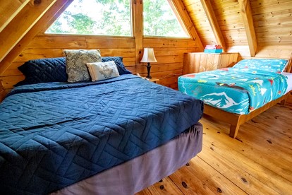 Cozy Log Cabin near Cumberland Lake State Park, Perfect for an Outdoor Adventure - Columbia, Kentucky - glamping.directory