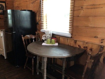 Cozy Log Cabin near Cumberland Lake State Park, Perfect for an Outdoor Adventure - Columbia, Kentucky - glamping.directory