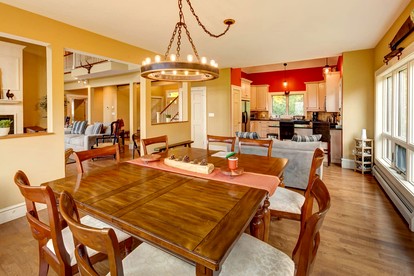 Serene Mountainside Retreat with Panoramic Views & Game Room in Bovina, New York - Bovina, New York - glamping.directory