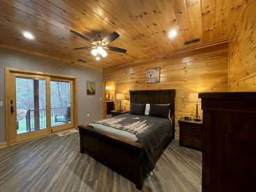 Stunning Cottage with Game Room, Spa Bath and Barbecue in Tellico Plains, Tennessee - Tellico Plains, Tennessee - glamping.directory