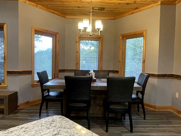Stunning Cottage with Game Room, Spa Bath and Barbecue in Tellico Plains, Tennessee - Tellico Plains, Tennessee - glamping.directory