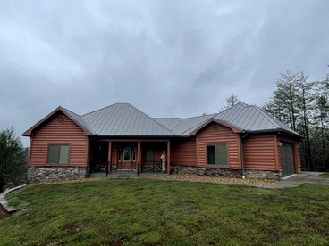Stunning Cottage with Game Room, Spa Bath and Barbecue in Tellico Plains, Tennessee - glamping.directory