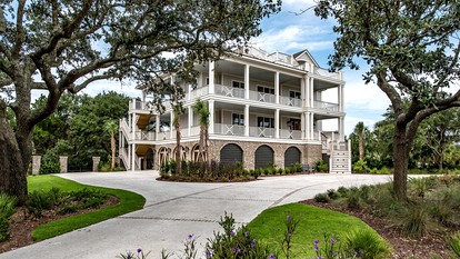 Fascinating Villa with Swimming Pool in Georgetown, South Carolina - glamping.directory