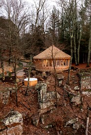 Amazing Hobbit House with Fire Pit and Barbecue in Rising Fawn, Georgia - Rising Fawn, Georgia - glamping.directory